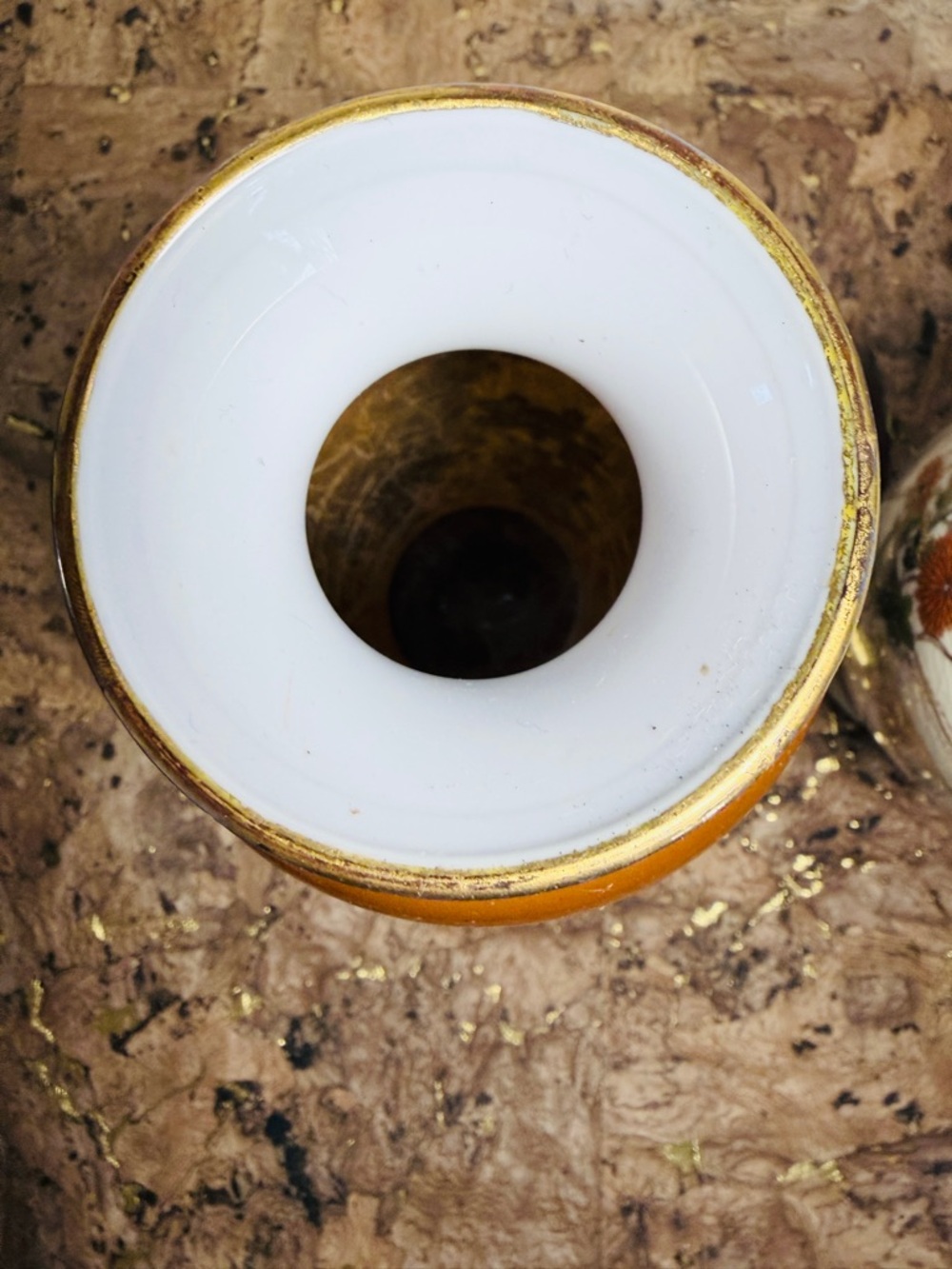 2 Oriental Art Inspired Ceramic Vases Floral & Bird Motif w/ Gold Trim π¦
- Picture 6 of 7